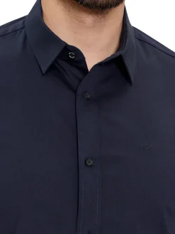 Camicia slim fit in popeline elasticizzato blu