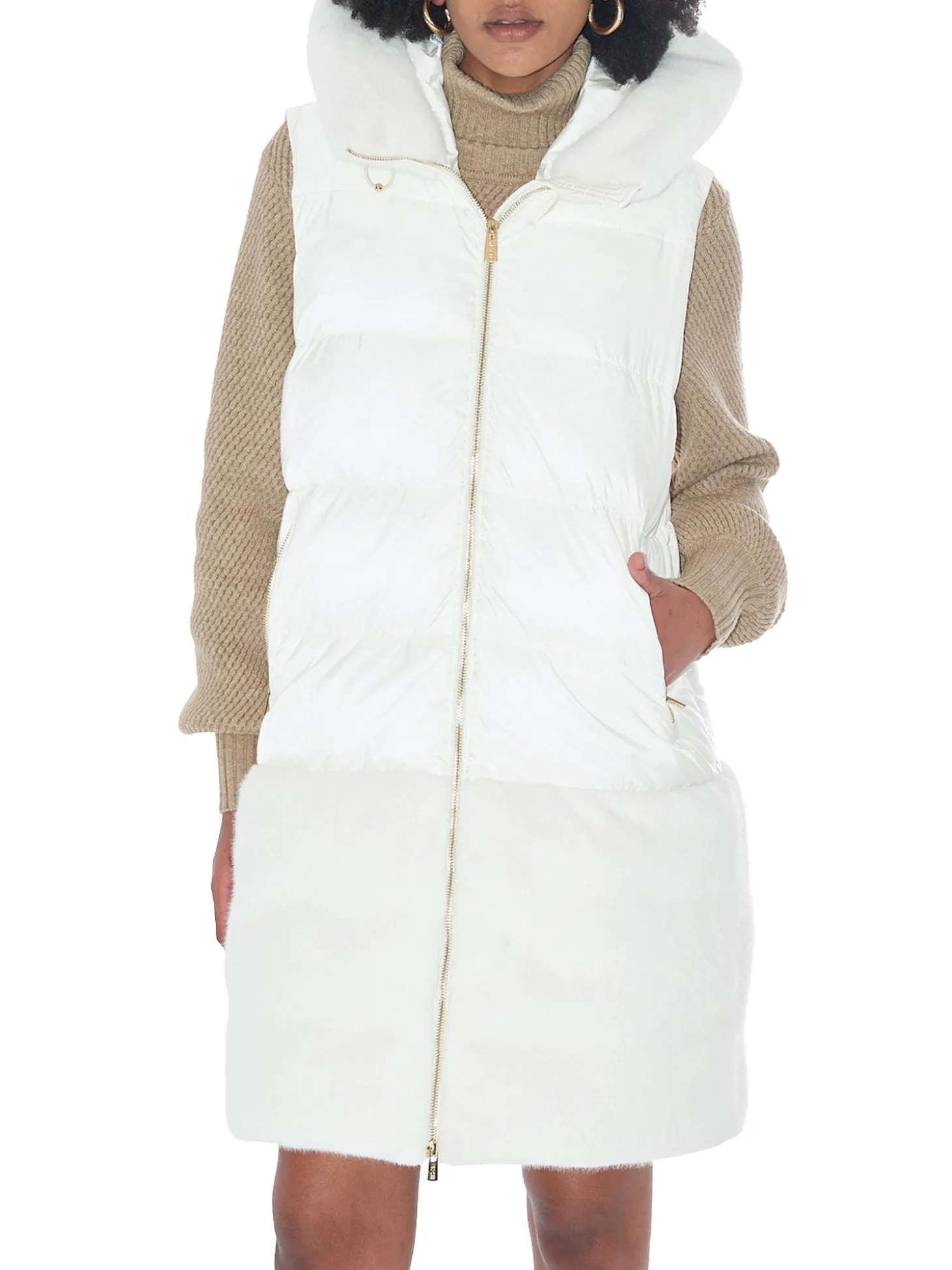 Gilet smanicato con cappuccio ed ecopelliccia bianco