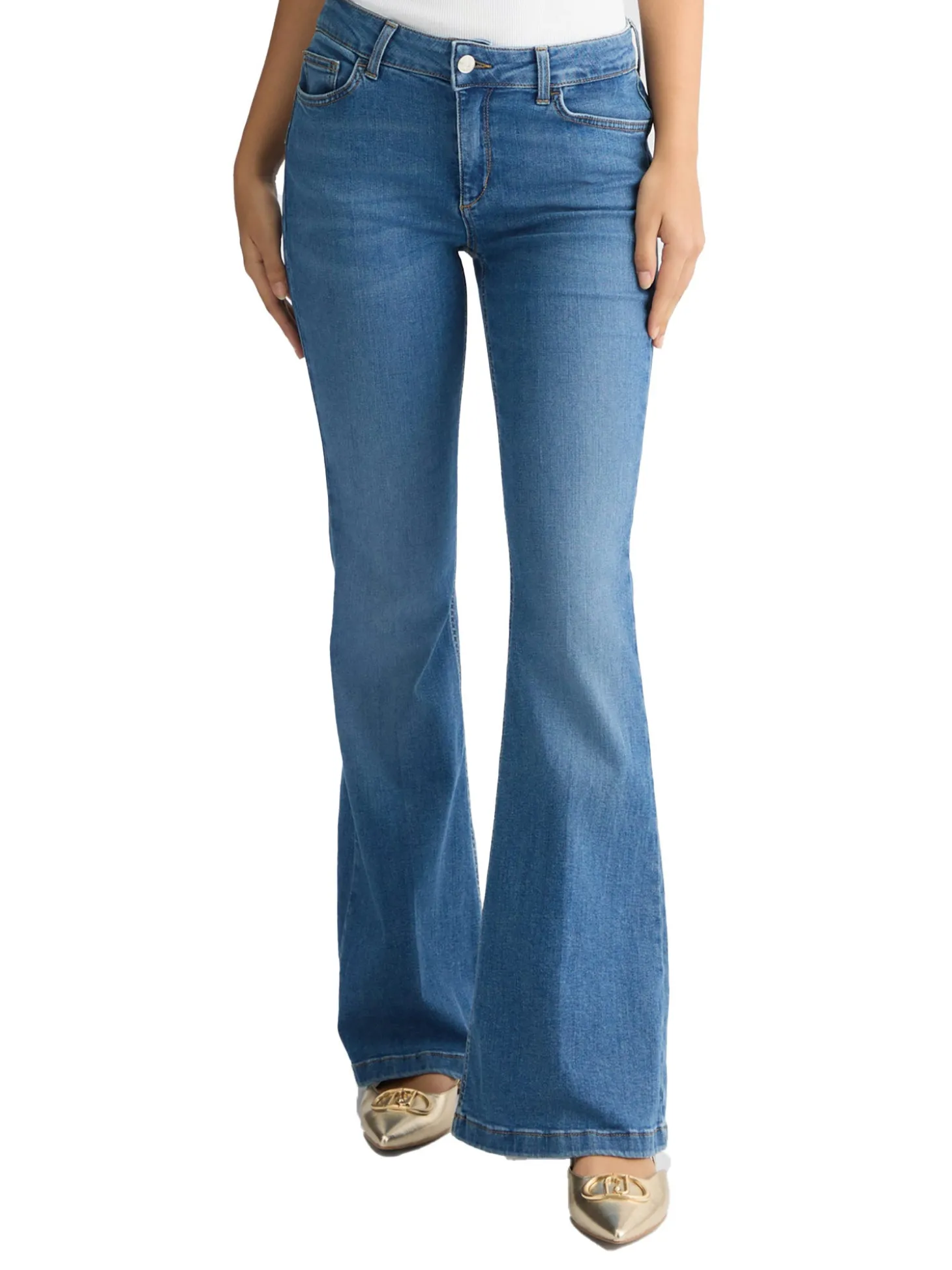 Jeans zampa con inserto elastico sul dietro denim medio