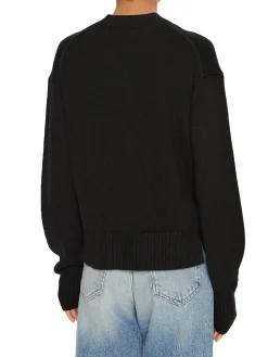 Maglione a coste con logo intarsiato sul petto nero