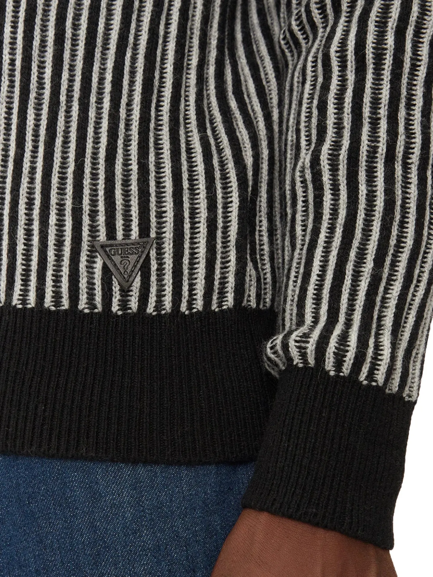 Maglione girocollo con motivo geometrico nero