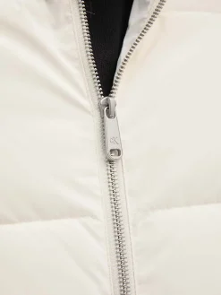Piumino a collo alto imbottito con zip e logo avorio