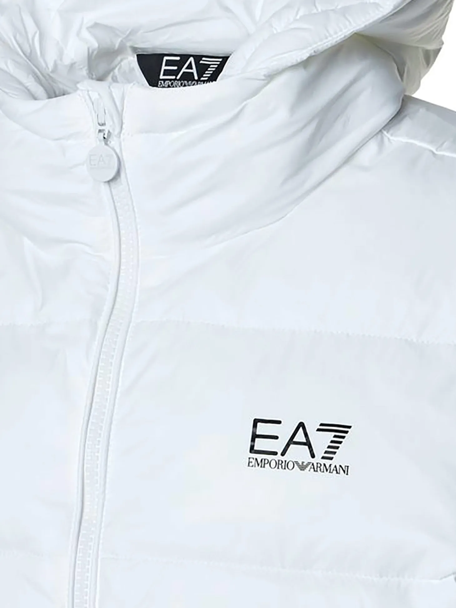 Piumino nylon con zip e cappuccio e logo sul petto bianco