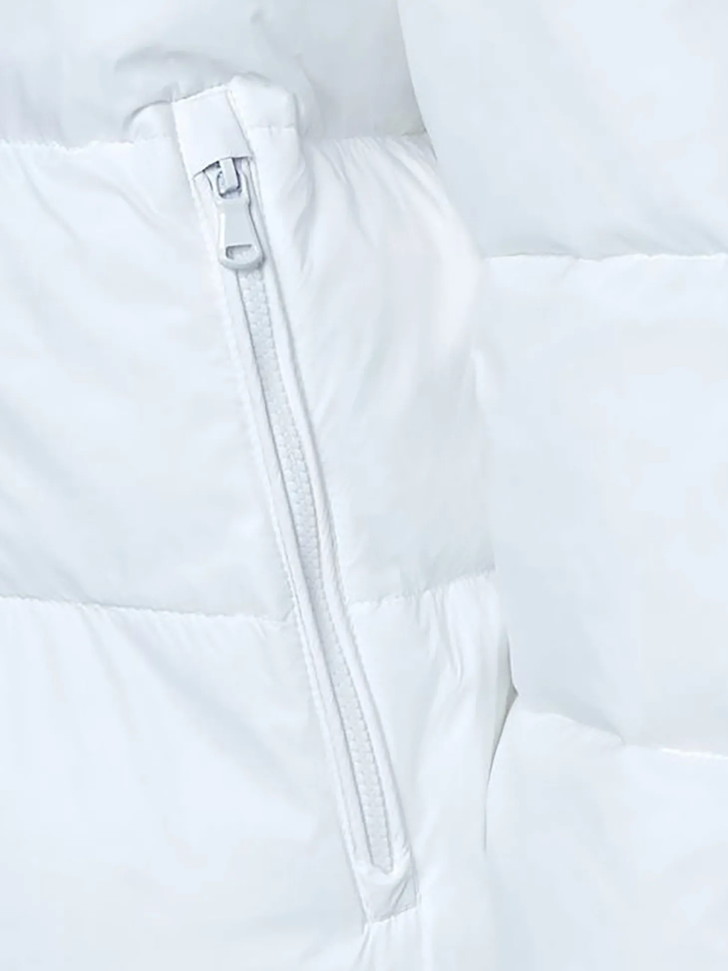 Piumino nylon con zip e cappuccio e logo sul petto bianco