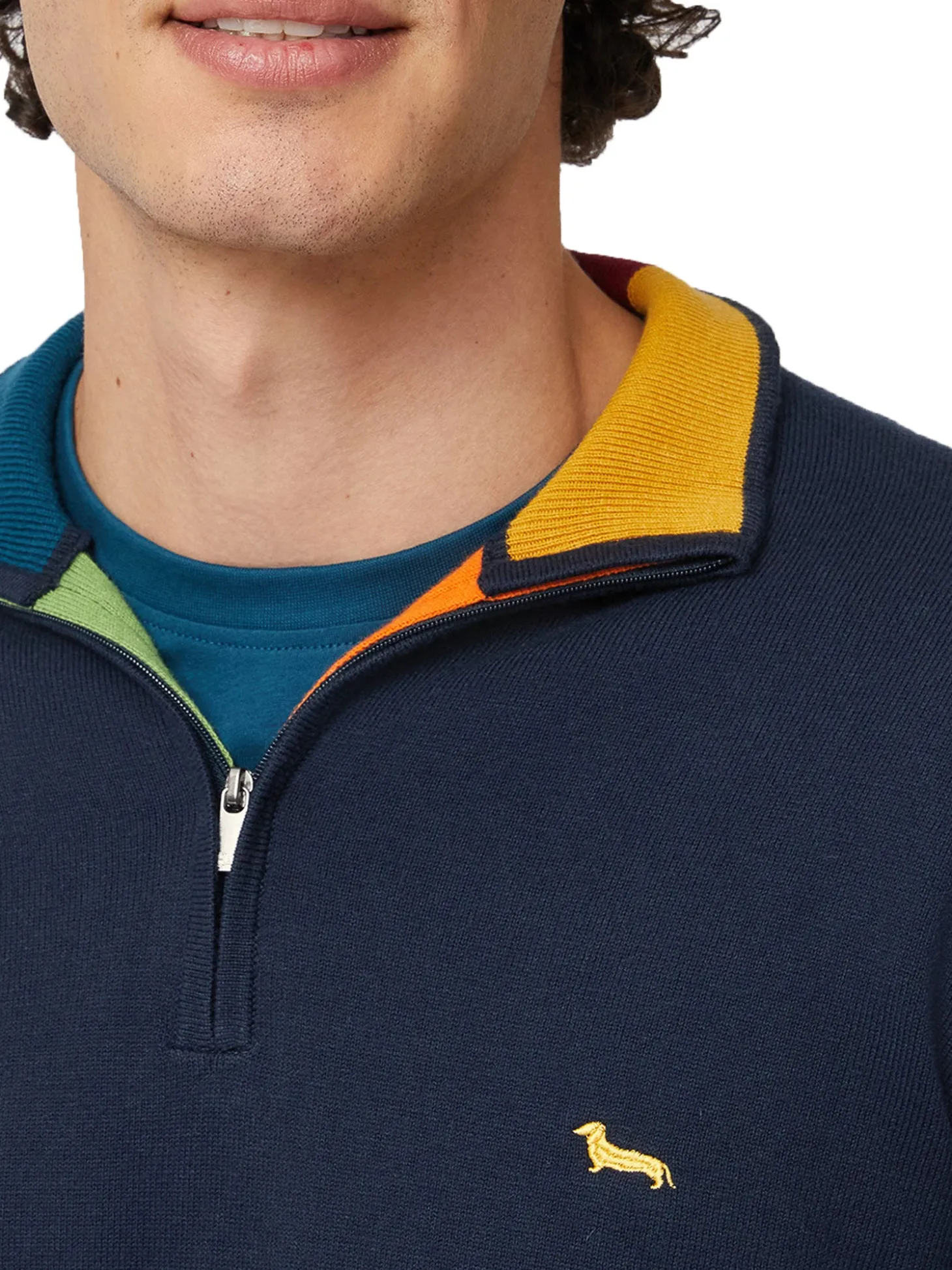 Pullover blu con collo half zip