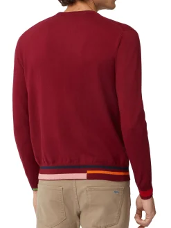 Pullover rosso con dettagli
