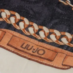Stola con stampa grafica e logo nero