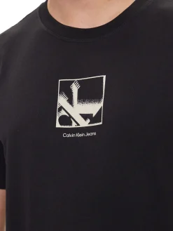 T-shirt a maniche corte con grafica del logo sul petto nero