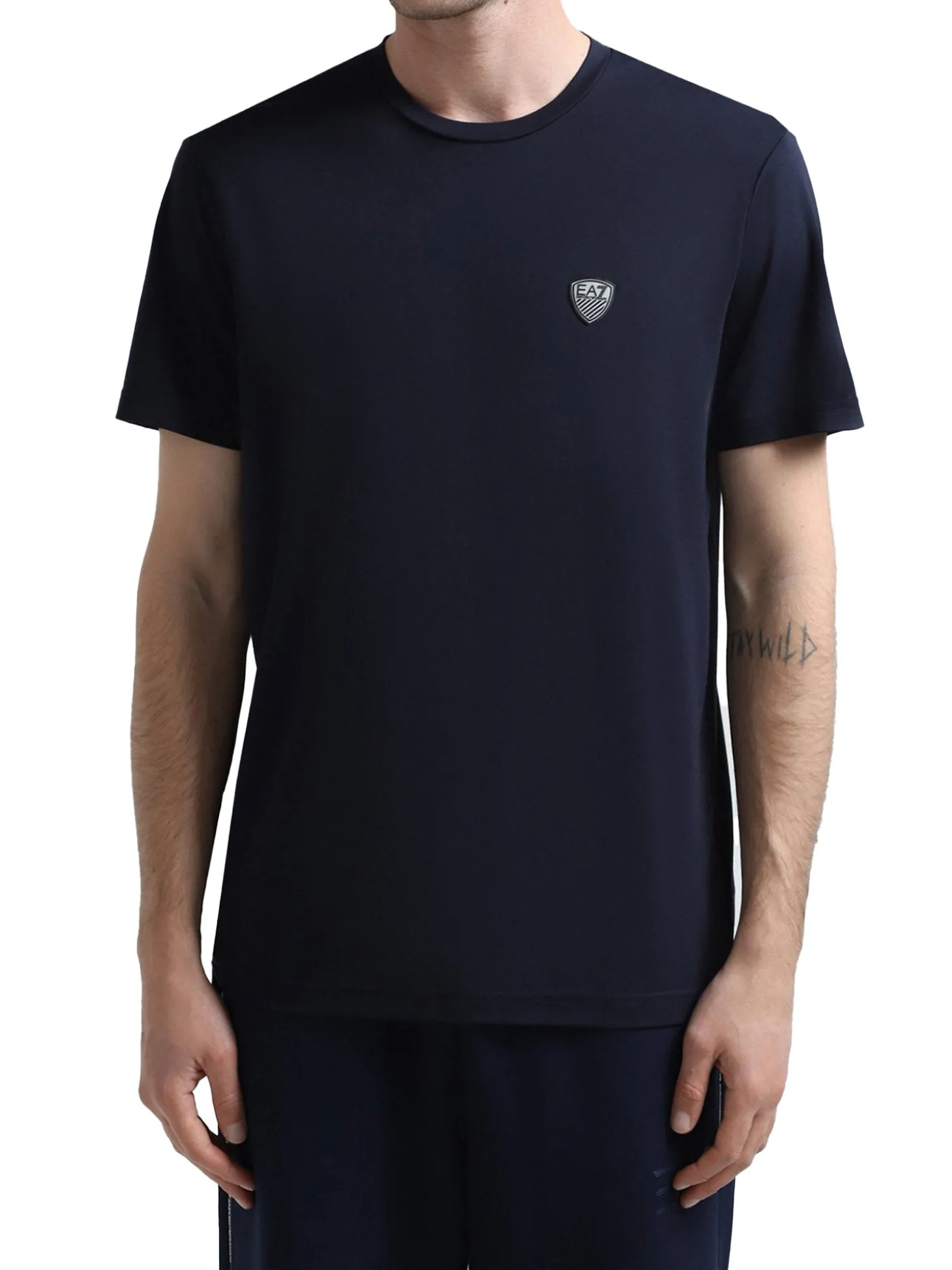 T-shirt manica corta logo patch sul petto blu